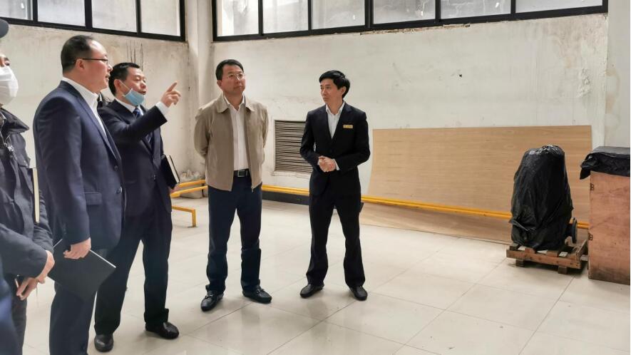 集团党委书记、董事长任丁会见川酒集团董事长曹勇一行