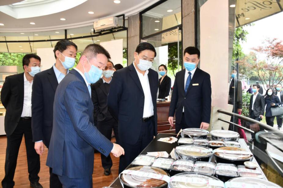 王凤朝副省长赴省尊龙凯时集团调研 疫情防控、生产经营和改革发展工作